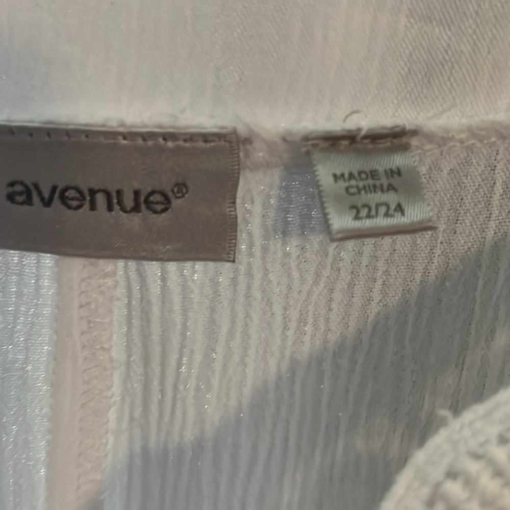 Avenue White blouse 22/24 - Picture 5 of 16